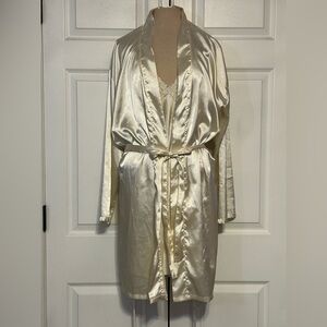 Burry Lane Nightgown Robe Set Ivory Women’s Size‎ Medium Satin